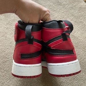 Jordan 1 flyease